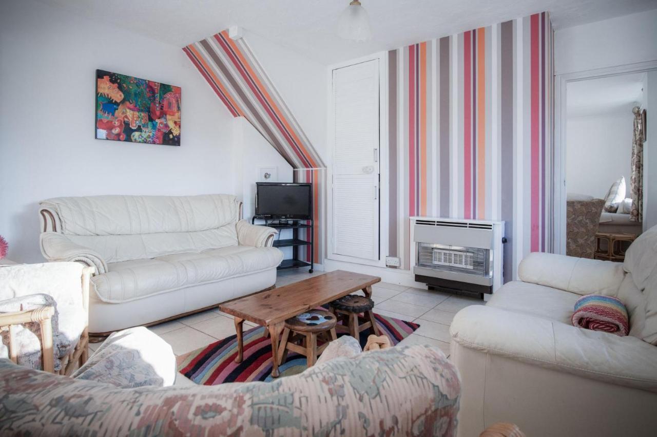 Maytree Cottage - 4 Bedroom Holiday Home - Tenby Kültér fotó