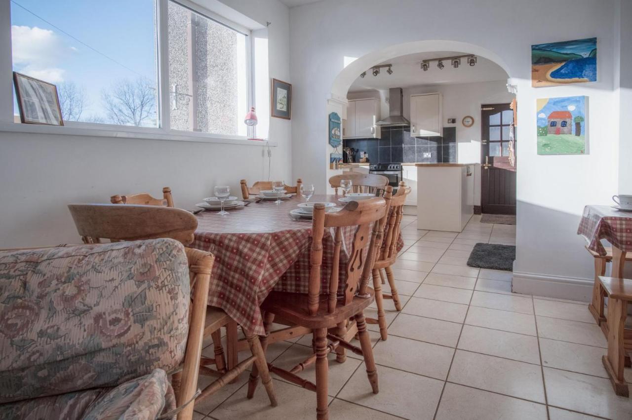 Maytree Cottage - 4 Bedroom Holiday Home - Tenby Kültér fotó