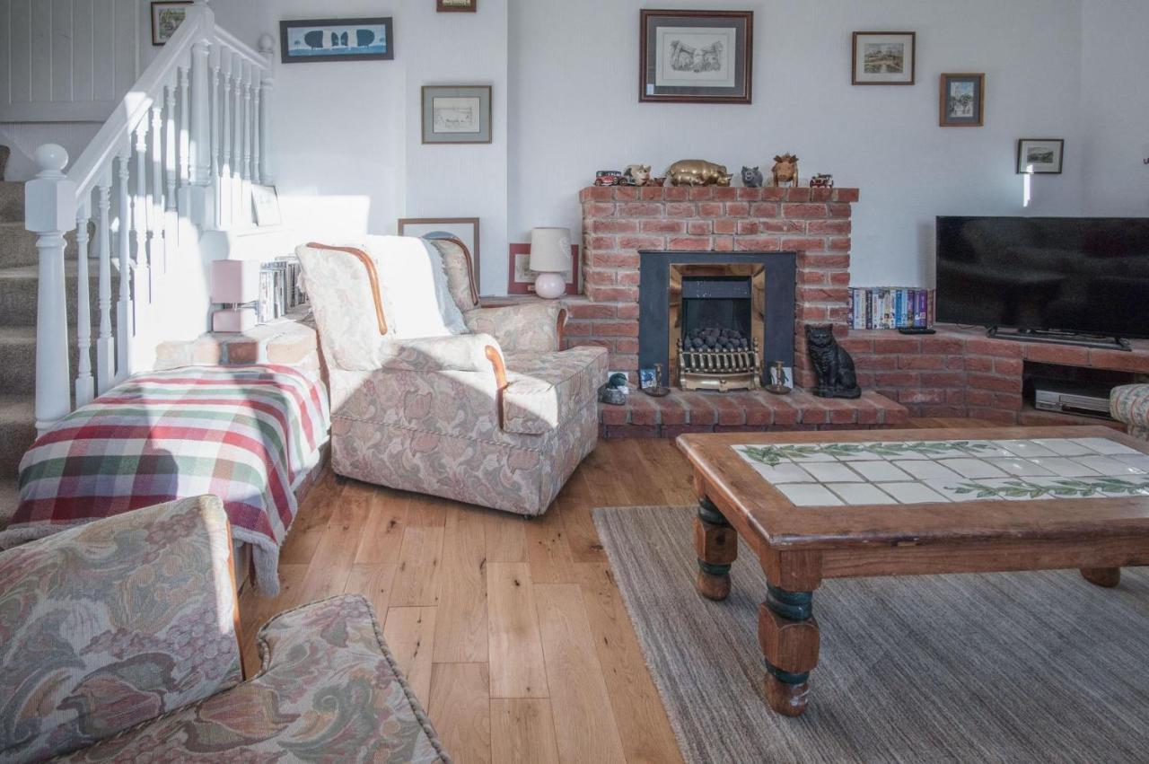 Maytree Cottage - 4 Bedroom Holiday Home - Tenby Kültér fotó