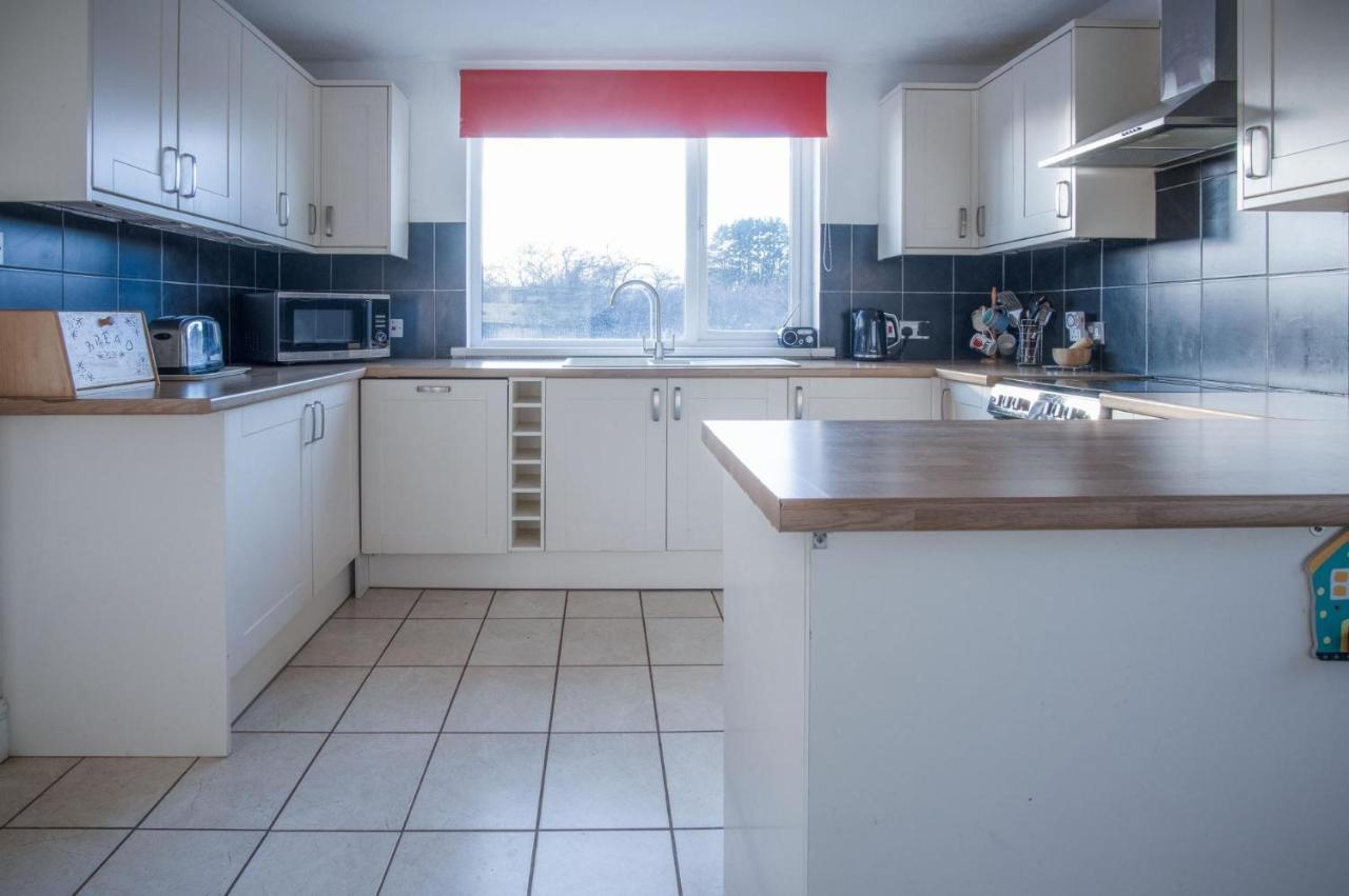 Maytree Cottage - 4 Bedroom Holiday Home - Tenby Kültér fotó