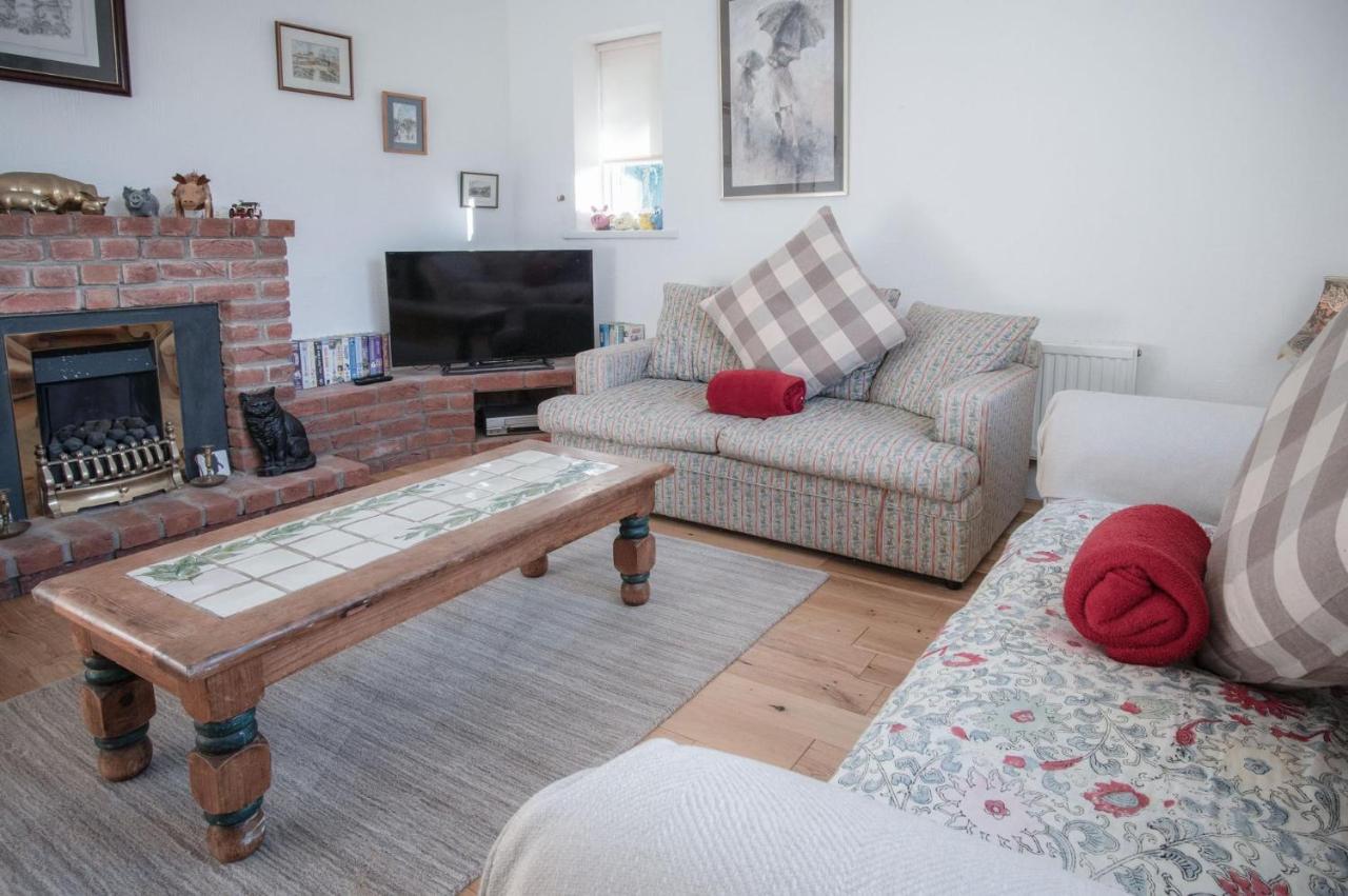 Maytree Cottage - 4 Bedroom Holiday Home - Tenby Kültér fotó
