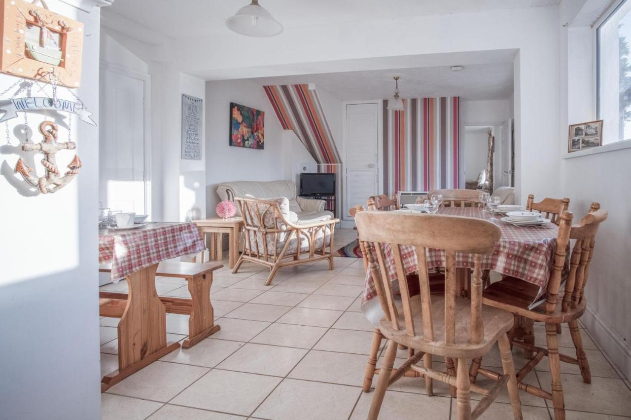 Maytree Cottage - 4 Bedroom Holiday Home - Tenby Kültér fotó