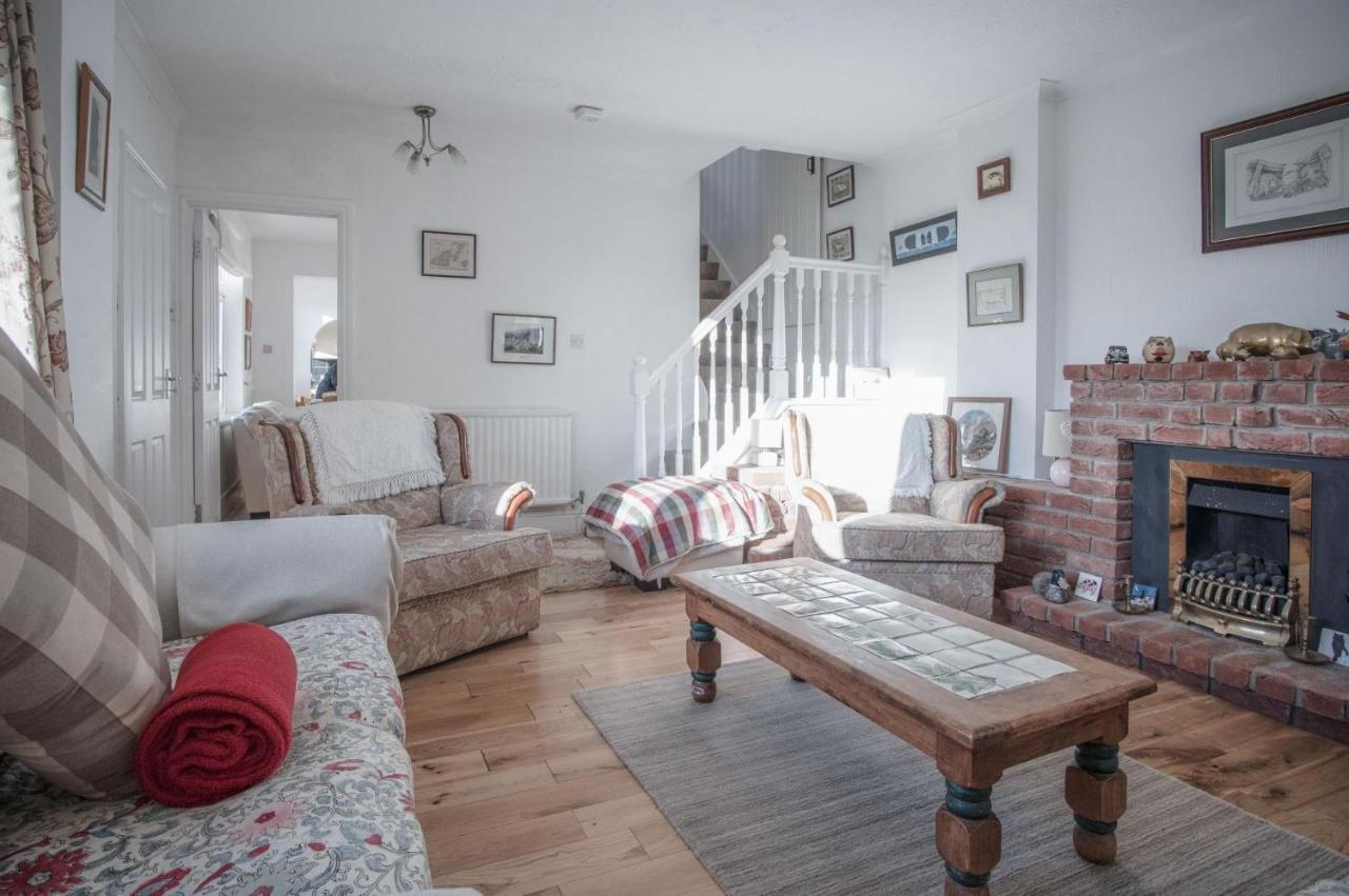 Maytree Cottage - 4 Bedroom Holiday Home - Tenby Kültér fotó