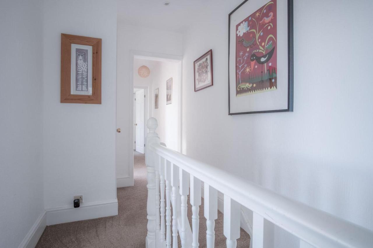 Maytree Cottage - 4 Bedroom Holiday Home - Tenby Kültér fotó