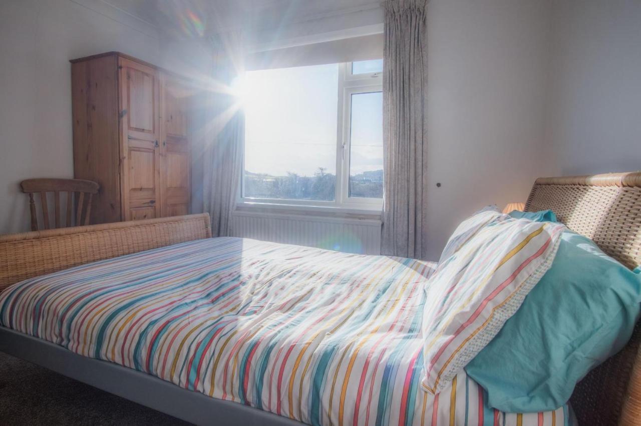 Maytree Cottage - 4 Bedroom Holiday Home - Tenby Kültér fotó