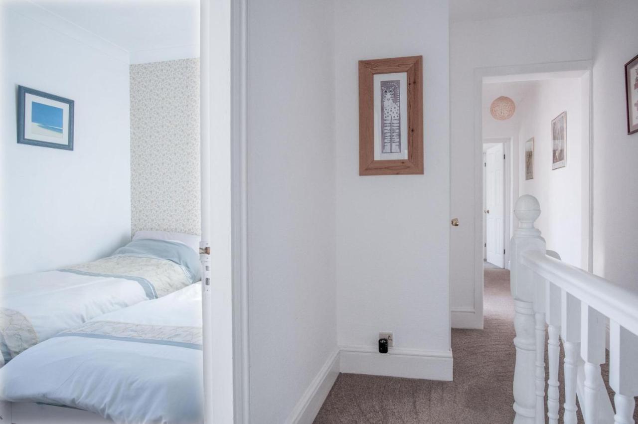 Maytree Cottage - 4 Bedroom Holiday Home - Tenby Kültér fotó