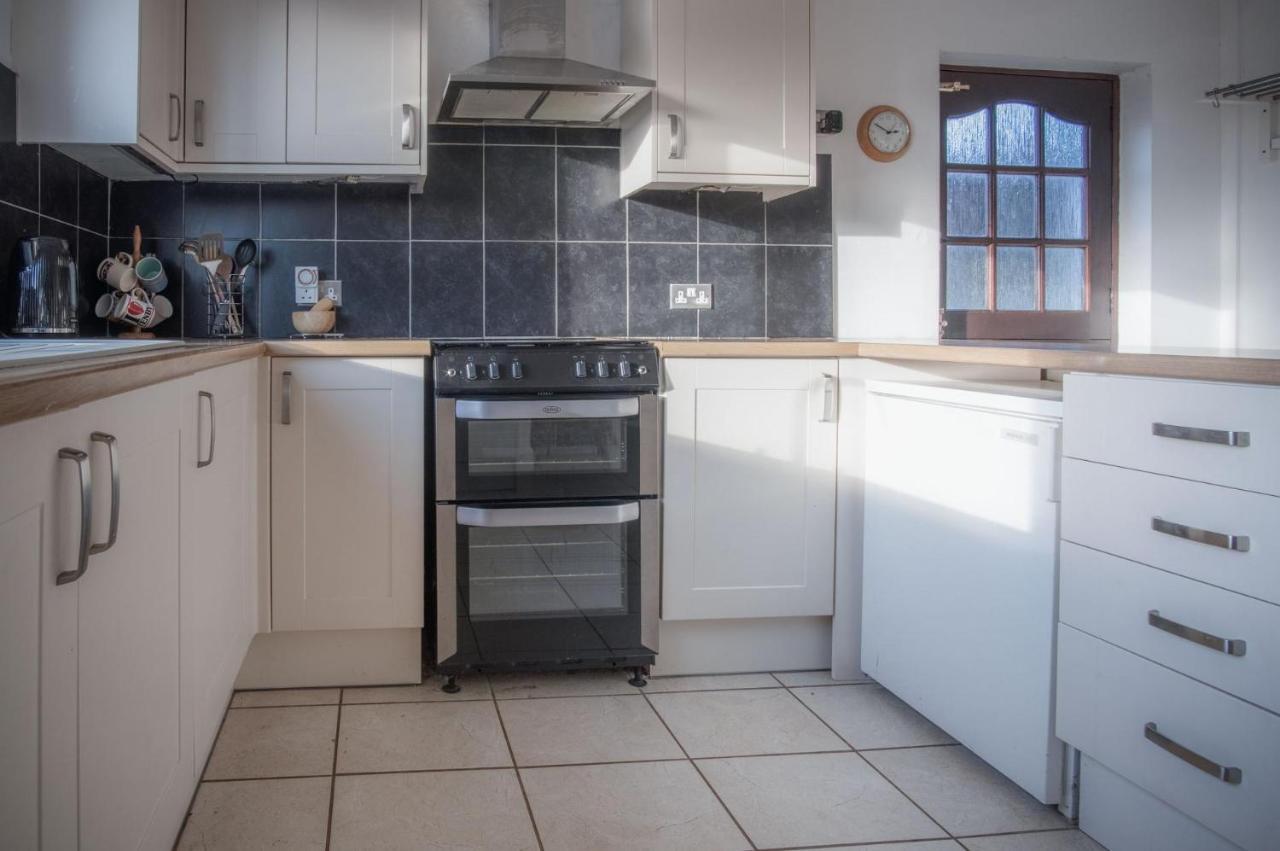 Maytree Cottage - 4 Bedroom Holiday Home - Tenby Kültér fotó