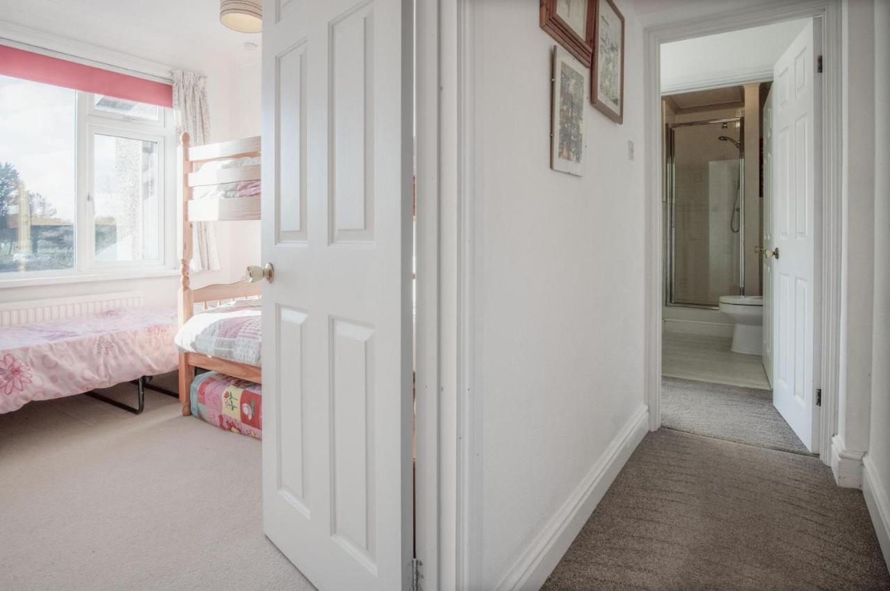 Maytree Cottage - 4 Bedroom Holiday Home - Tenby Kültér fotó